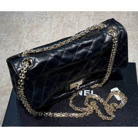 Кожаная мятая сумка Chanel 2.55 Medium Classic Flap Bag черная Кожаная мятая сумка Chanel 2.55 Medium Classic Flap Bag черная
