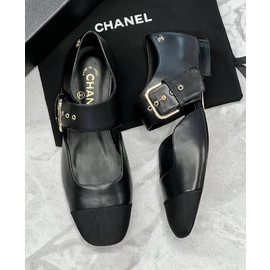 Кожаные туфли Chanel черные на низком каблуке