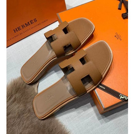 Женские кожаные шлепки Hermes коричневые