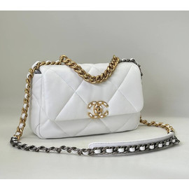 Кожаная сумка Chanel 19 белая 26 cm