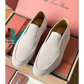 Замшевые молочные женские ботинки Loro Piana