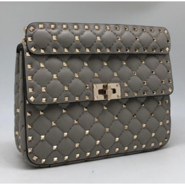 Сумка из кожи Valentino Garavani Rockstud Spike серая