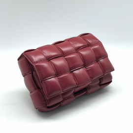 Кожаная сумка Bottega Veneta Padded Cassette бордовая