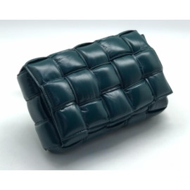 Кожаная сумка Bottega Veneta Padded Cassette зеленая