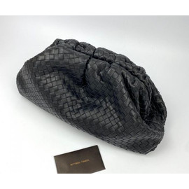 Женская сумка Bottega Veneta Pouch черная