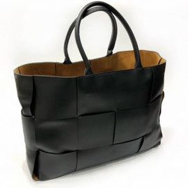 Женская кожаная сумка Bottega Veneta Cabat черная