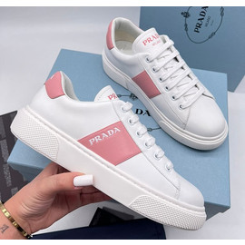Женские белые с розовым кроссовки Prada Женские белые с розовым кроссовки Prada