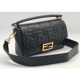 Женская сумка Fendi Baguette Medium черная
