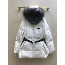 Женский белый пуховик Prada Женский белый пуховик Prada